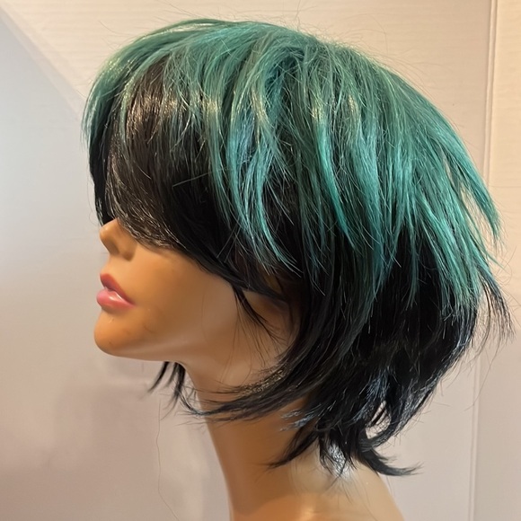 Fabulous Green & Black Pixie Cut Synthetic Wig - Picture 3 of 5